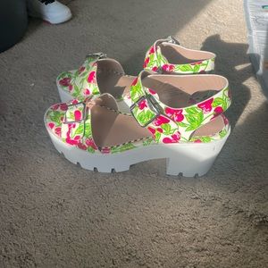Betsey Johnson chunky platform sandles